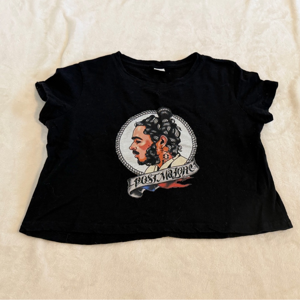 Hiclol Size Medium Black short sleeve, cropped Post Malone t-shirt.